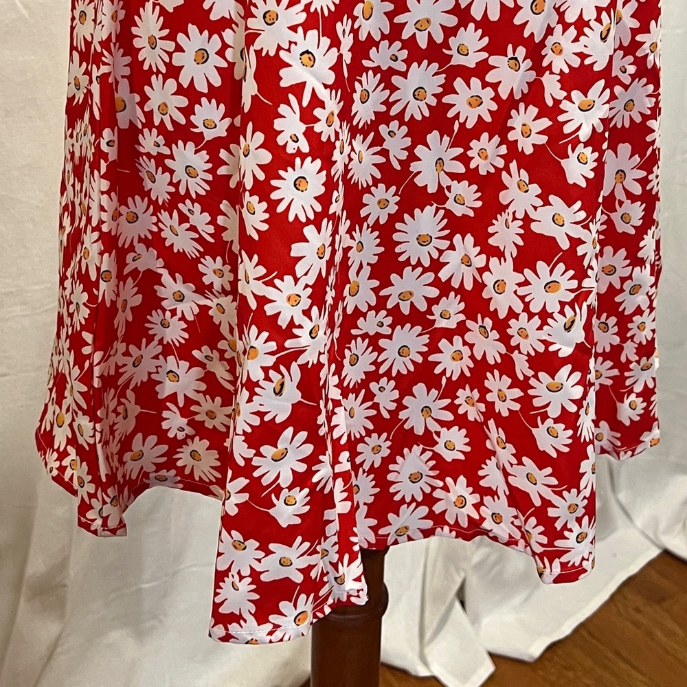 Floral Red and White Dress - Picture 7 of 9